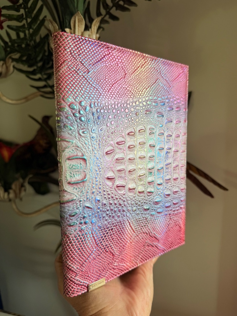 💖 NWT Brahmin SAMPLE Multi Sundial Pink Iridescent Leather Journal Notebook💖 - Picture 2 of 9